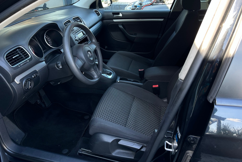 Ponuka vozidiel / Volkswagen Golf Variant 1.6 TDI Trendline DSG - video  Ponuka vozidiel / Volkswagen Golf Variant 1.6 TDI Trendline DSG - video