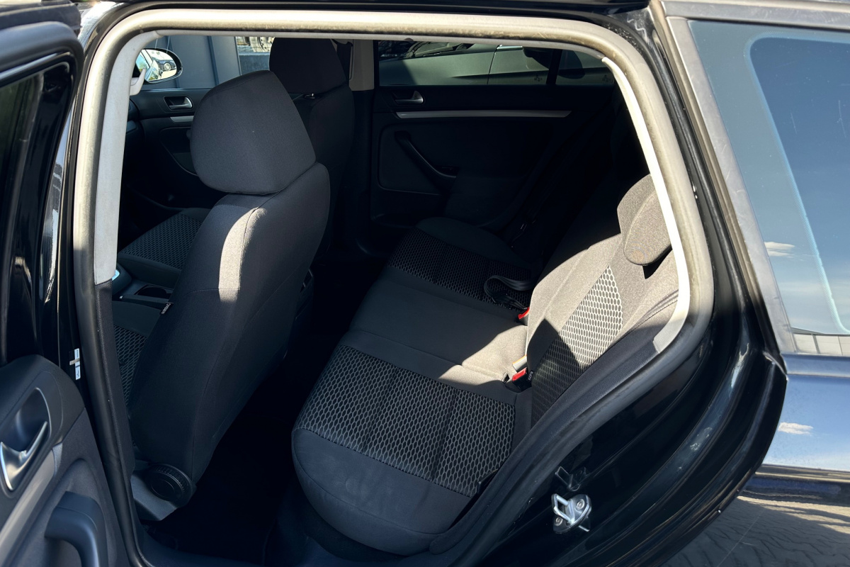 Ponuka vozidiel / Volkswagen Golf Variant 1.6 TDI Trendline DSG - video Ponuka vozidiel / Volkswagen Golf Variant 1.6 TDI Trendline DSG - video