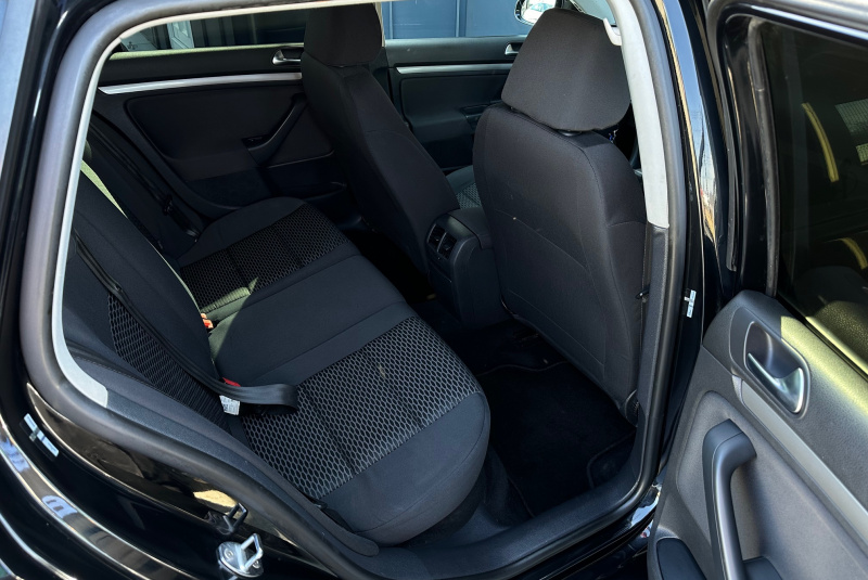 Ponuka vozidiel / Volkswagen Golf Variant 1.6 TDI Trendline DSG - video  Ponuka vozidiel / Volkswagen Golf Variant 1.6 TDI Trendline DSG - video