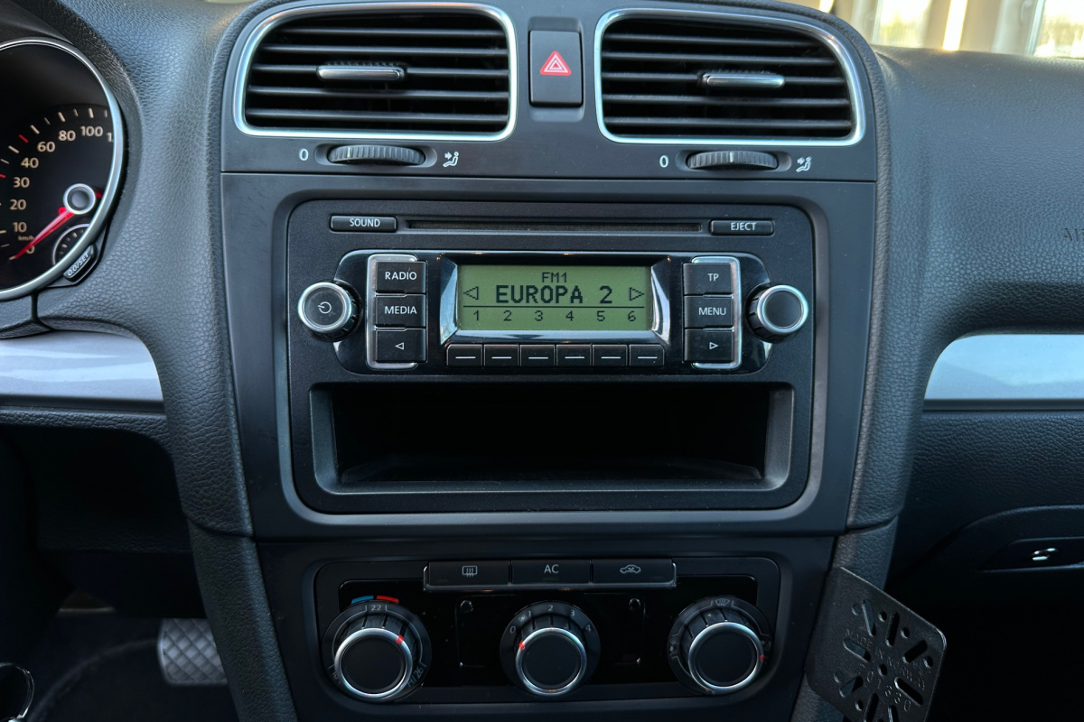 Ponuka vozidiel / Volkswagen Golf Variant 1.6 TDI Trendline DSG - video Ponuka vozidiel / Volkswagen Golf Variant 1.6 TDI Trendline DSG - video