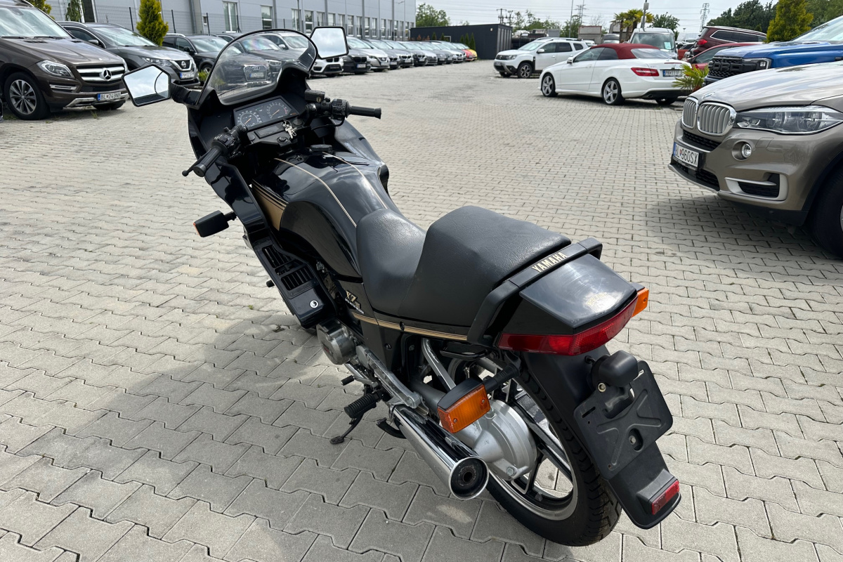 Ponuka vozidiel / Yamaha XZ 550 - video