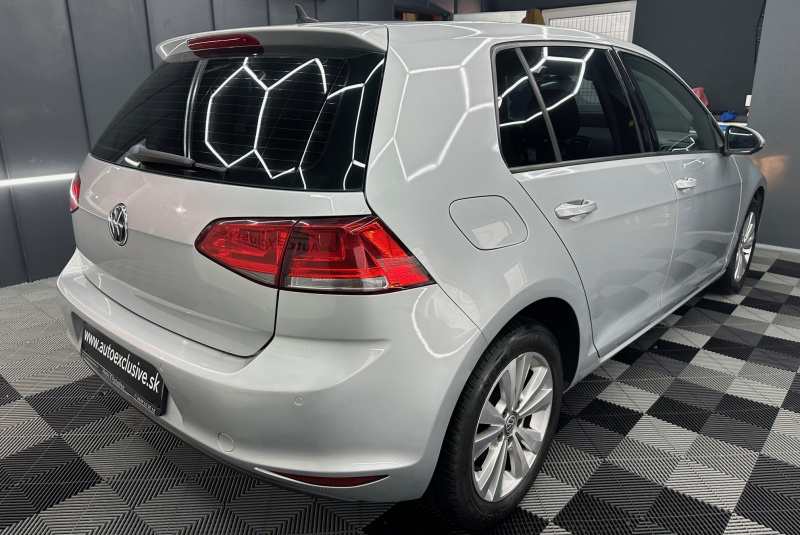 Ponuka vozidiel / Volkswagen Golf 1.6 TDI BMT 110k Comfortline DSG EU6 - video Ponuka vozidiel / Volkswagen Golf 1.6 TDI BMT 110k Comfortline DSG EU6 - video