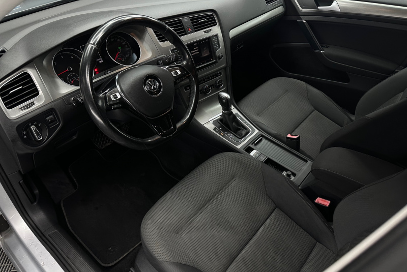 Ponuka vozidiel / Volkswagen Golf 1.6 TDI BMT 110k Comfortline DSG EU6 - video Ponuka vozidiel / Volkswagen Golf 1.6 TDI BMT 110k Comfortline DSG EU6 - video