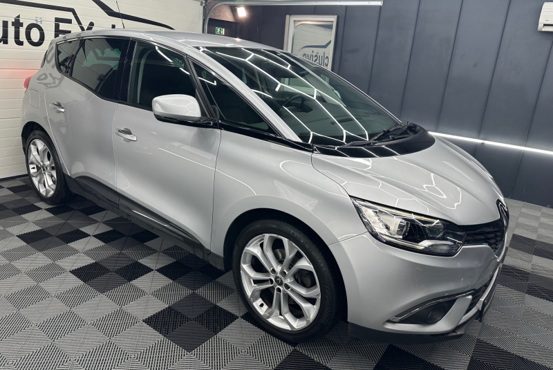  Ponuka vozidiel / Renault Scénic Blue dCi 120 Intens EDC - video