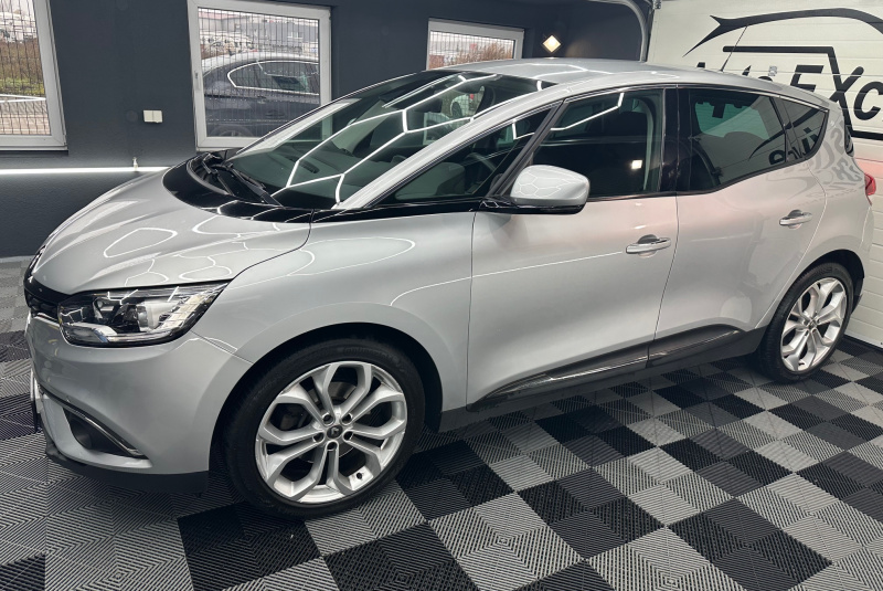  Ponuka vozidiel / Renault Scénic Blue dCi 120 Intens EDC - video