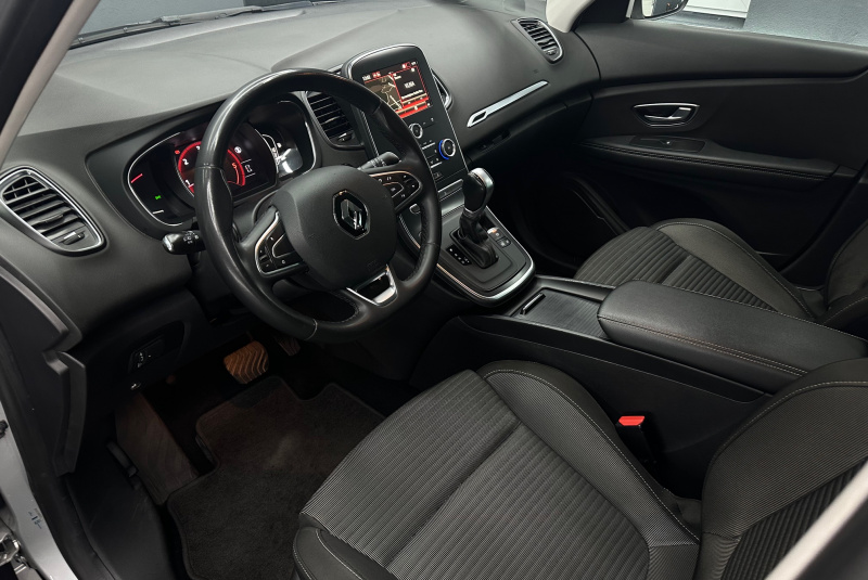  Ponuka vozidiel / Renault Scénic Blue dCi 120 Intens EDC - video