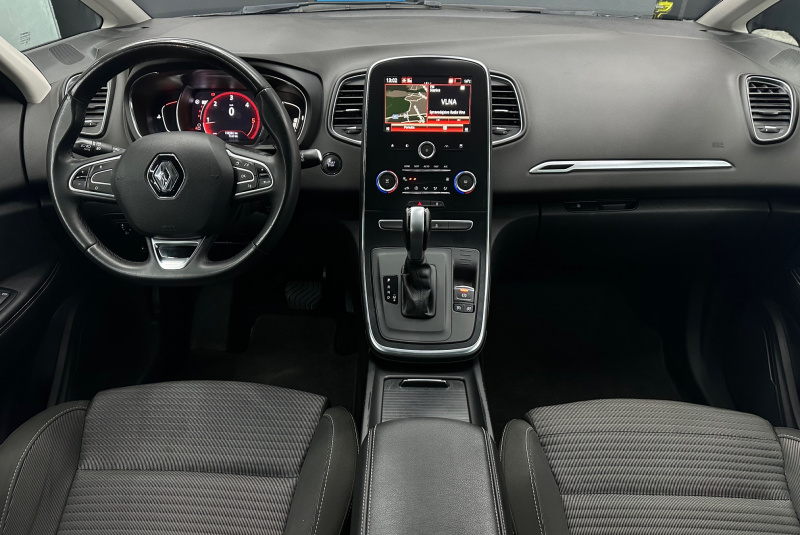  Ponuka vozidiel / Renault Scénic Blue dCi 120 Intens EDC - video