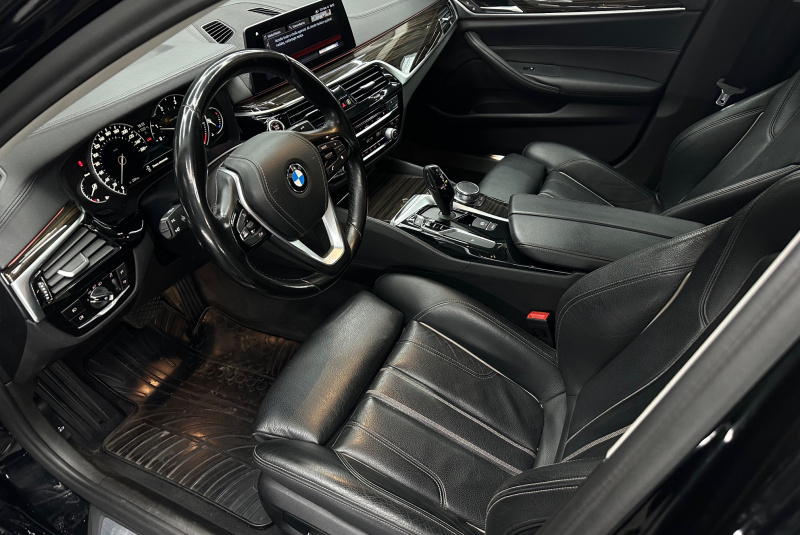  Ponuka vozidiel / BMW Rad 5 520d xDrive A/T - video