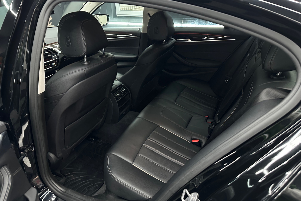 Ponuka vozidiel / BMW Rad 5 520d xDrive A/T - video