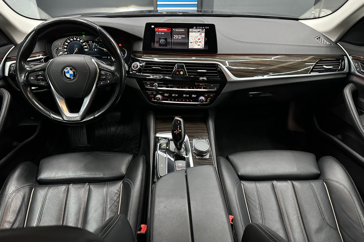 Ponuka vozidiel / BMW Rad 5 520d xDrive A/T - video