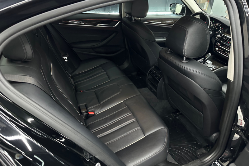 Ponuka vozidiel / BMW Rad 5 520d xDrive A/T - video
