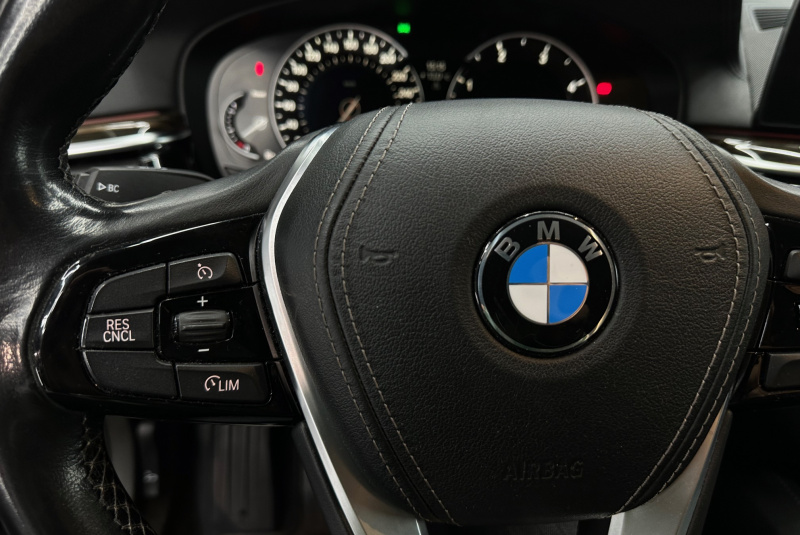  Ponuka vozidiel / BMW Rad 5 520d xDrive A/T - video