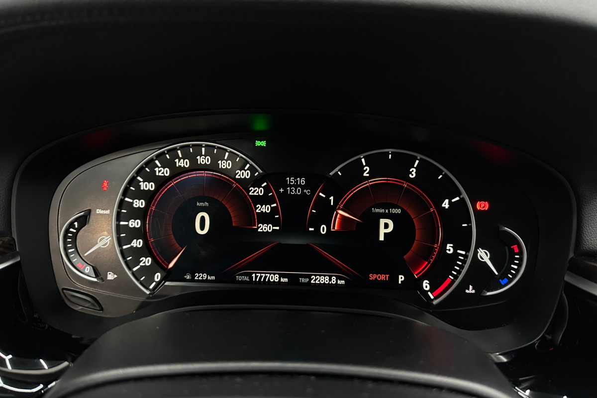 Ponuka vozidiel / BMW Rad 5 520d xDrive A/T - video