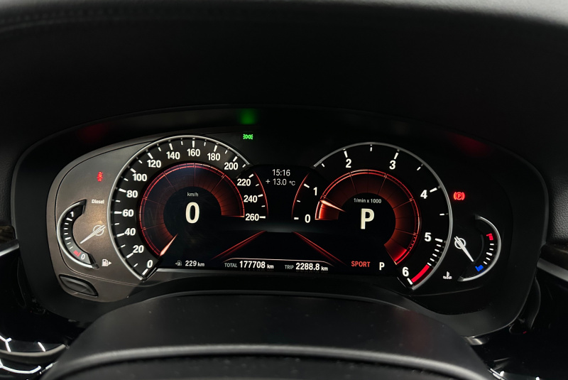  Ponuka vozidiel / BMW Rad 5 520d xDrive A/T - video