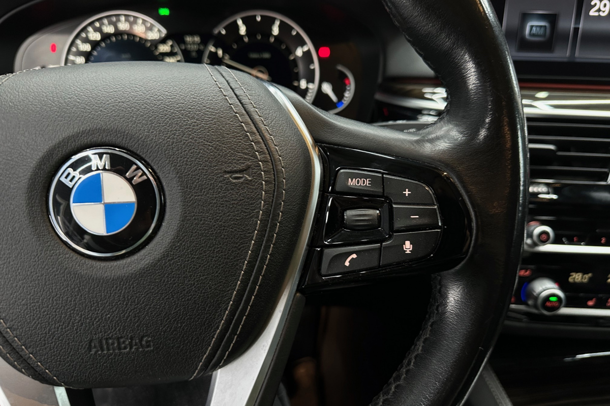 Ponuka vozidiel / BMW Rad 5 520d xDrive A/T - video