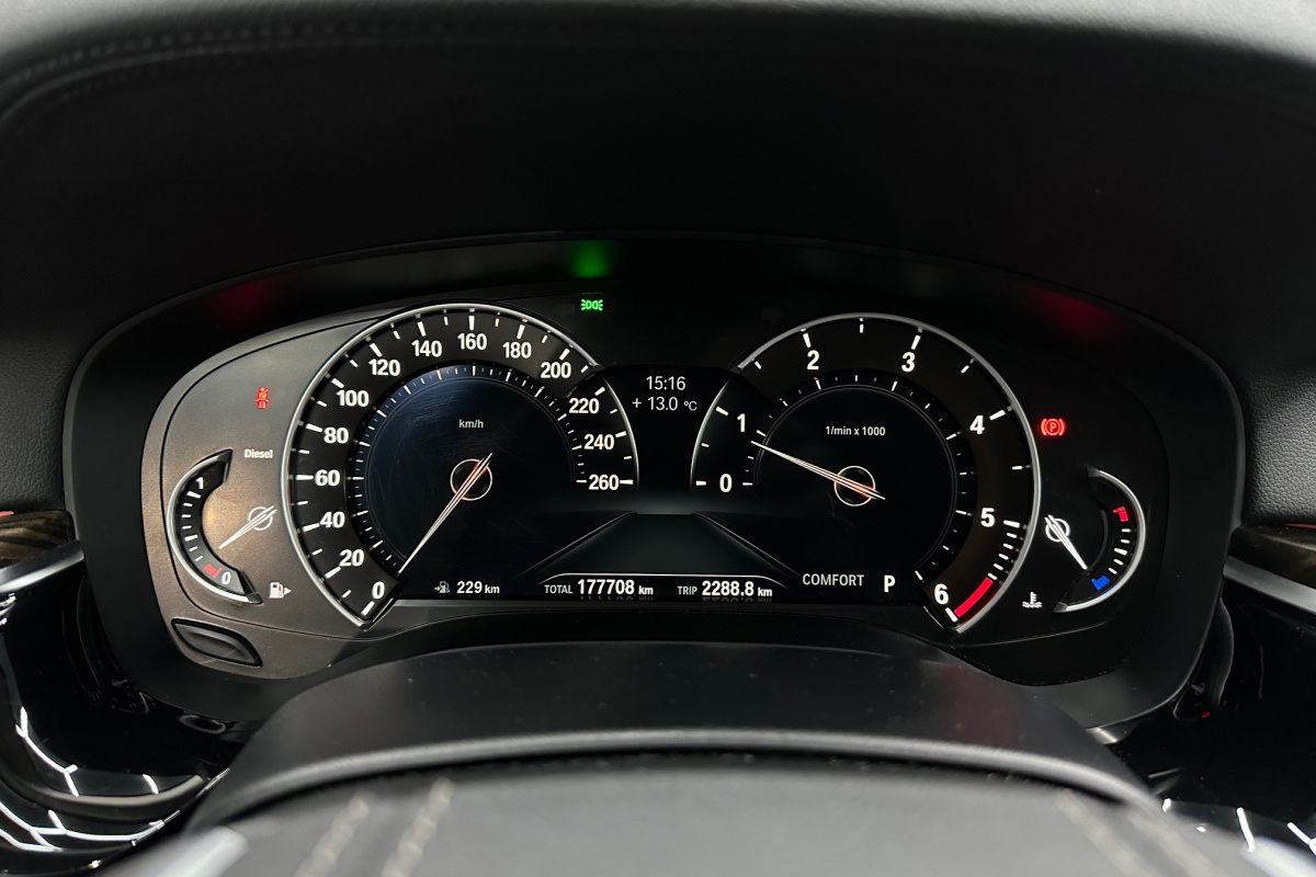 Ponuka vozidiel / BMW Rad 5 520d xDrive A/T - video