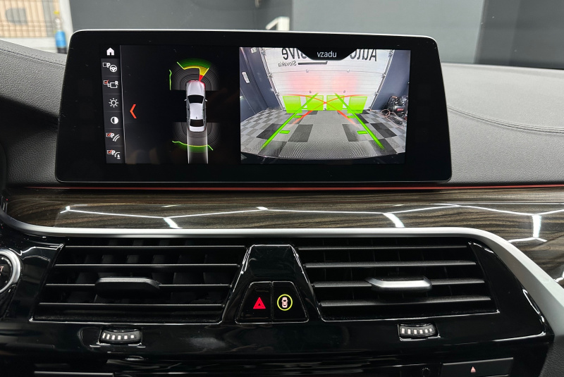  Ponuka vozidiel / BMW Rad 5 520d xDrive A/T - video