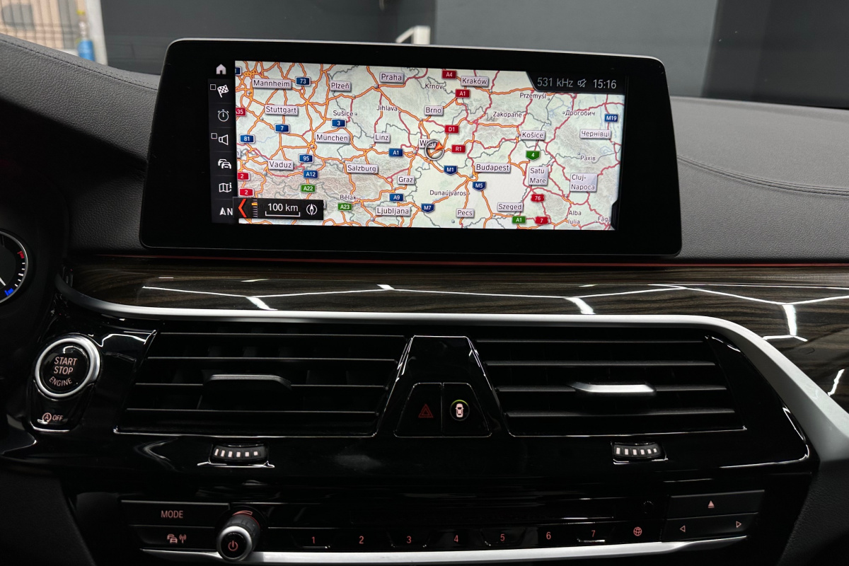 Ponuka vozidiel / BMW Rad 5 520d xDrive A/T - video