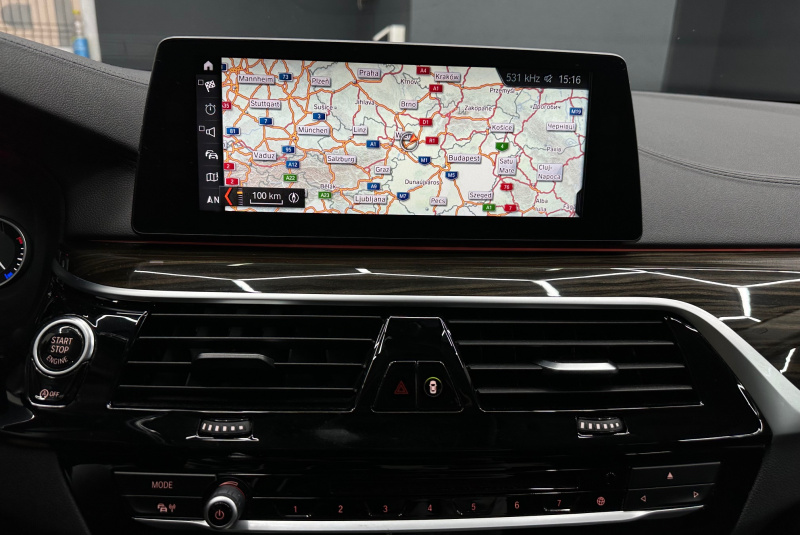  Ponuka vozidiel / BMW Rad 5 520d xDrive A/T - video