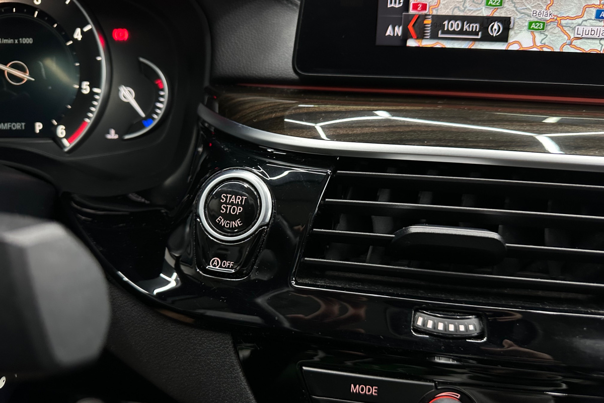 Ponuka vozidiel / BMW Rad 5 520d xDrive A/T - video