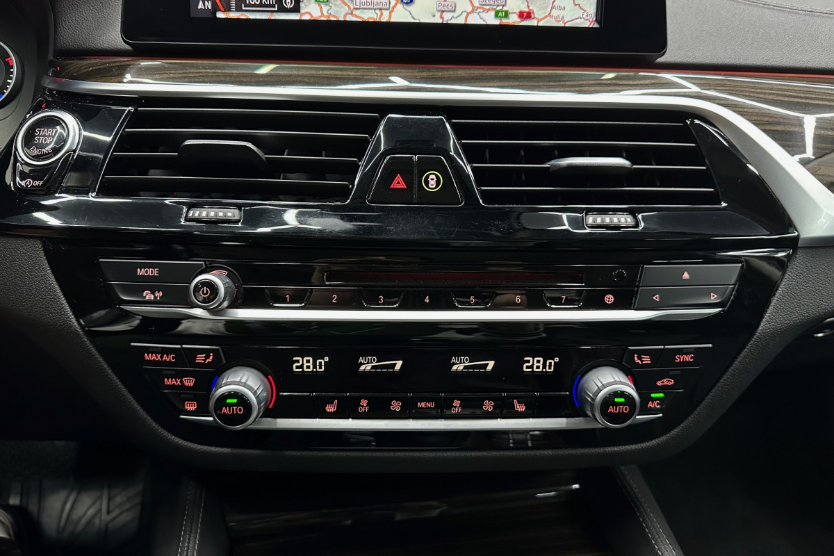 Ponuka vozidiel / BMW Rad 5 520d xDrive A/T - video