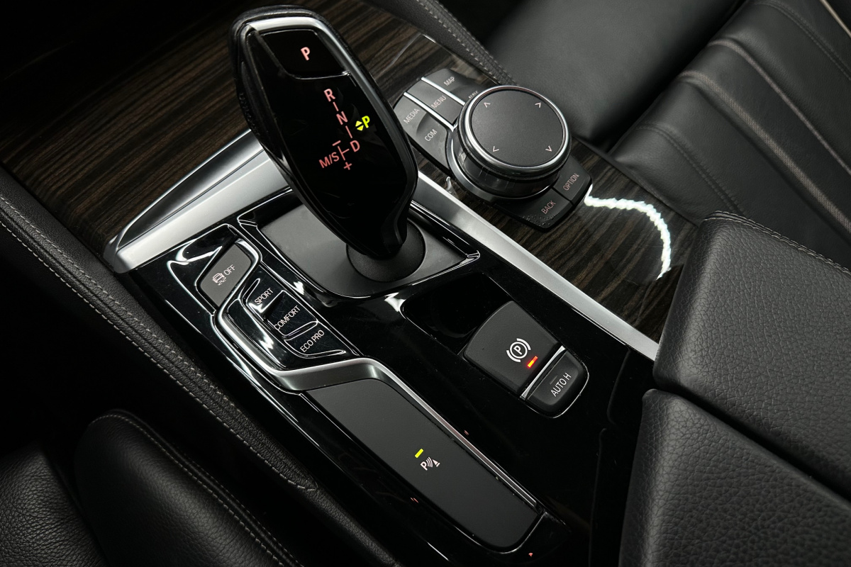 Ponuka vozidiel / BMW Rad 5 520d xDrive A/T - video