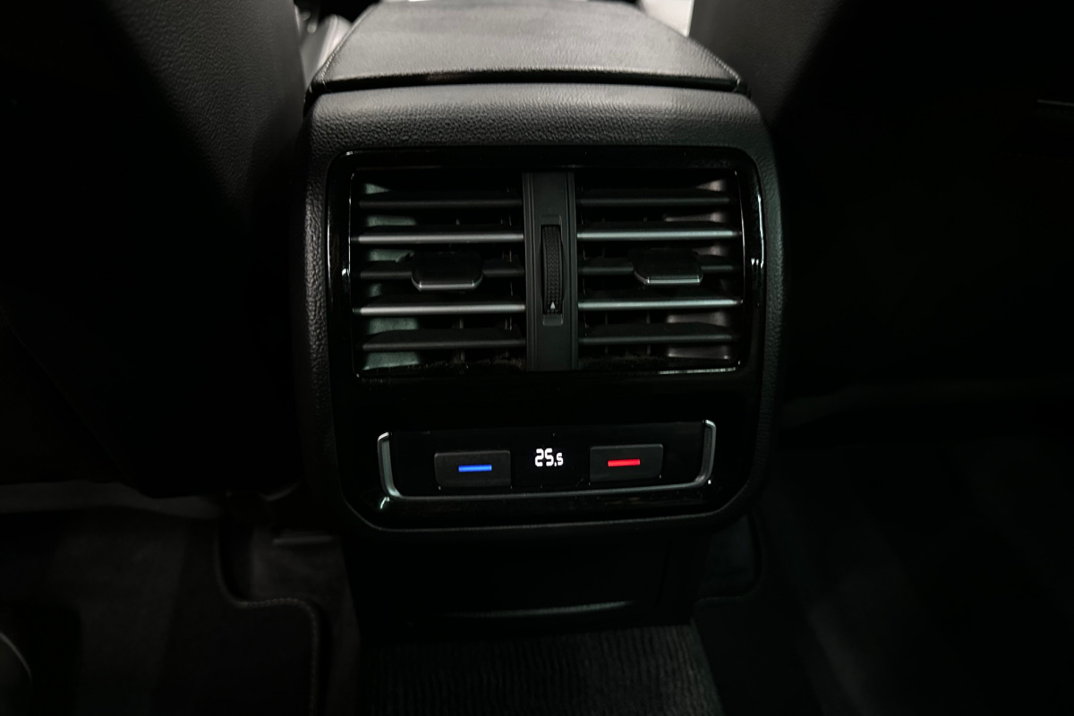 Ponuka vozidiel / Volkswagen Passat 2.0 TDI BMT R-Line Highline DSG - video Ponuka vozidiel / Volkswagen Passat 2.0 TDI BMT R-Line Highline DSG - video