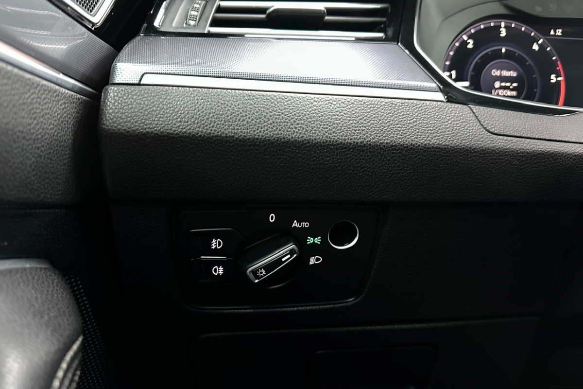 Ponuka vozidiel / Volkswagen Passat 2.0 TDI BMT R-Line Highline DSG - video Ponuka vozidiel / Volkswagen Passat 2.0 TDI BMT R-Line Highline DSG - video