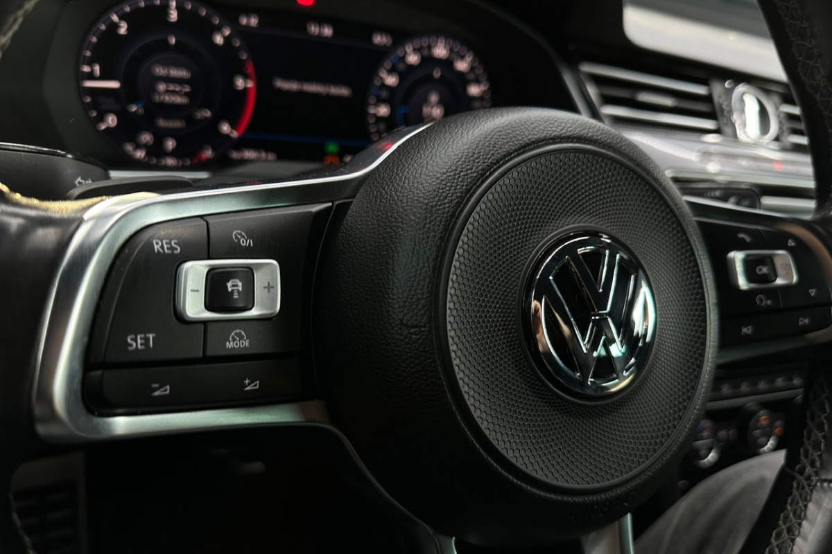 Ponuka vozidiel / Volkswagen Passat 2.0 TDI BMT R-Line Highline DSG - video Ponuka vozidiel / Volkswagen Passat 2.0 TDI BMT R-Line Highline DSG - video