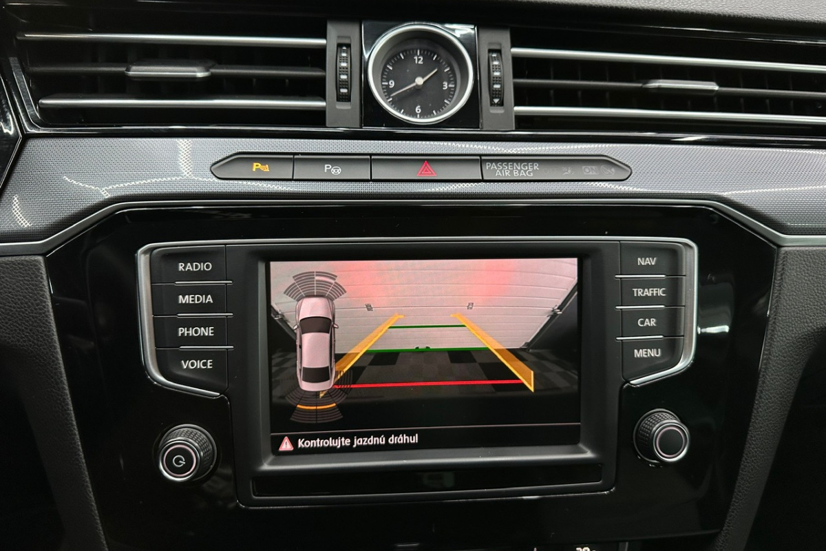 Ponuka vozidiel / Volkswagen Passat 2.0 TDI BMT R-Line Highline DSG - video Ponuka vozidiel / Volkswagen Passat 2.0 TDI BMT R-Line Highline DSG - video