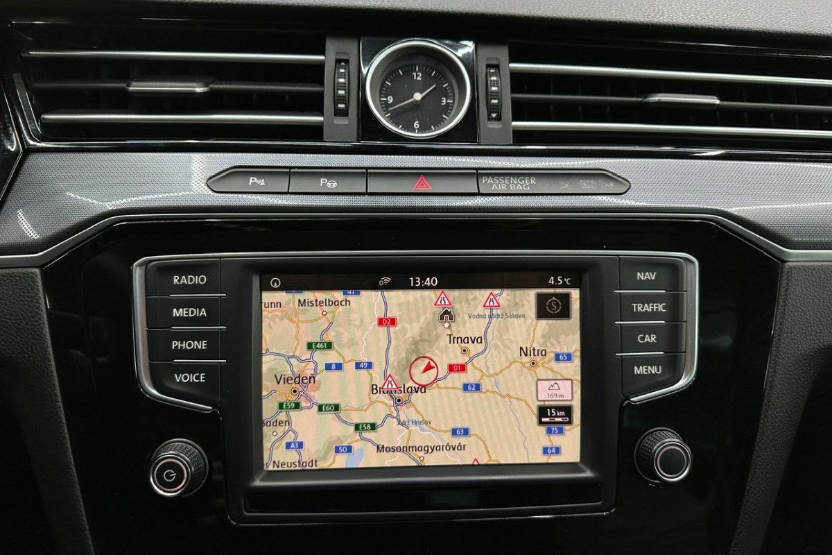 Ponuka vozidiel / Volkswagen Passat 2.0 TDI BMT R-Line Highline DSG - video Ponuka vozidiel / Volkswagen Passat 2.0 TDI BMT R-Line Highline DSG - video