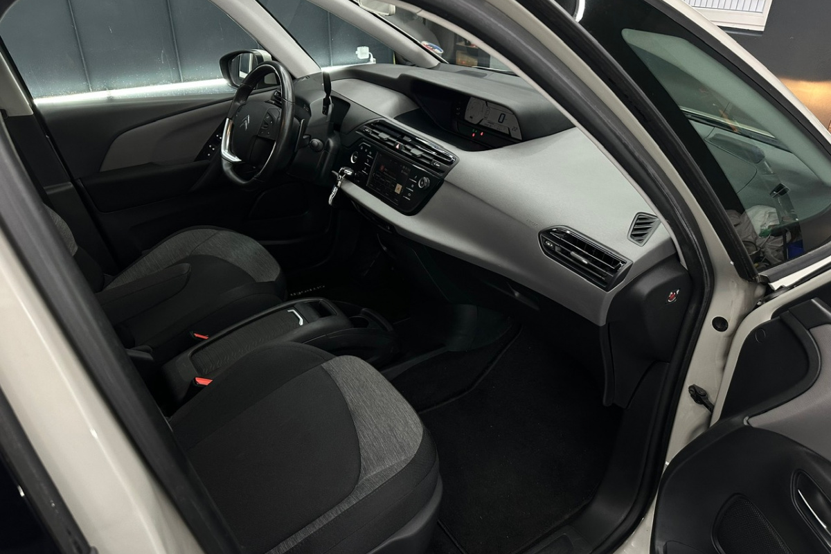 Ponuka vozidiel / Citroën C4 Grand Spacetourer PureTech 130 Feel A/T - video