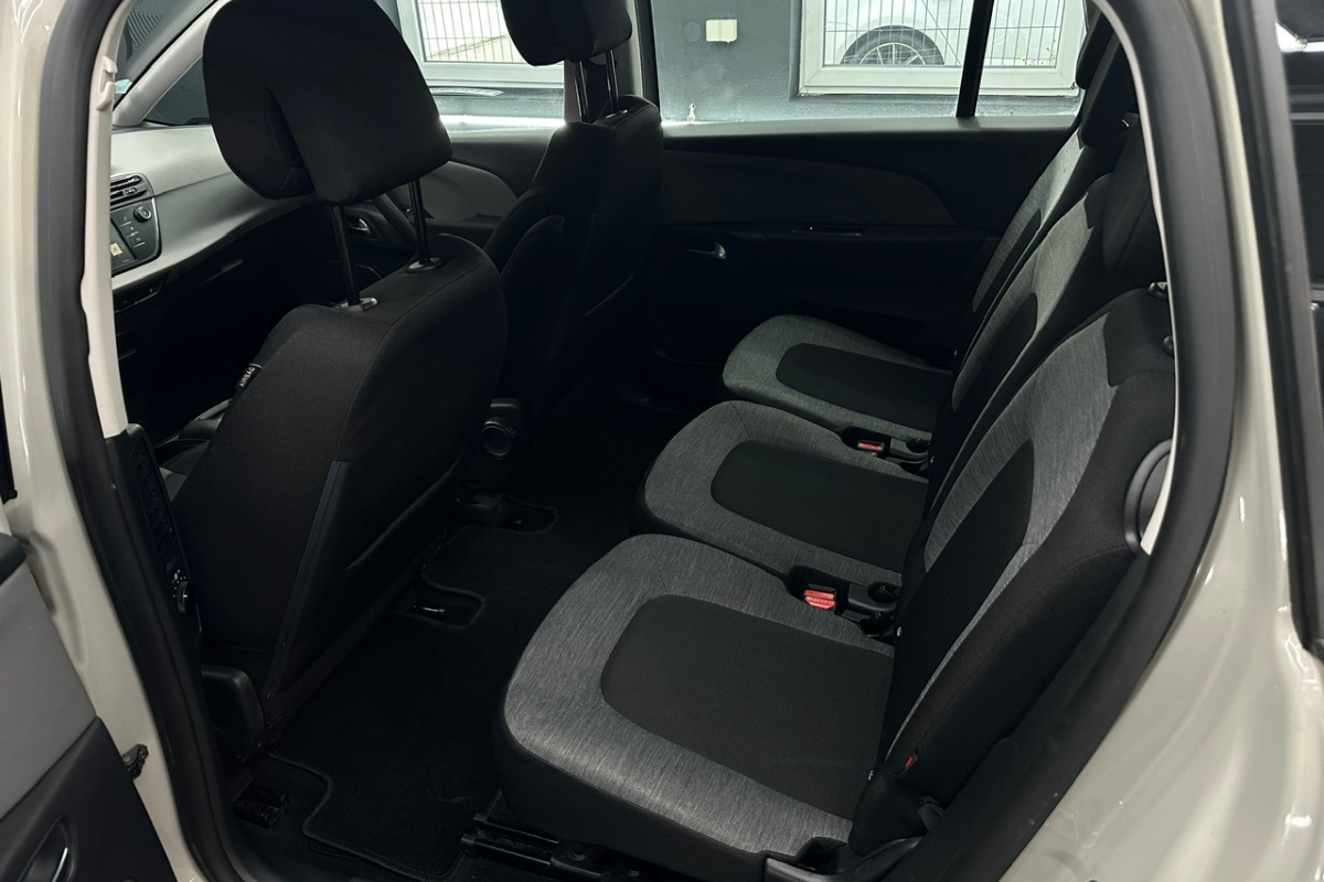 Ponuka vozidiel / Citroën C4 Grand Spacetourer PureTech 130 Feel A/T - video