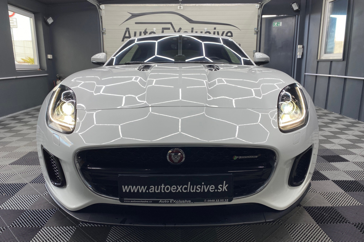 Ponuka vozidiel / Jaguar F-Type Coupe 2.0L I4 R-Dynamic - video