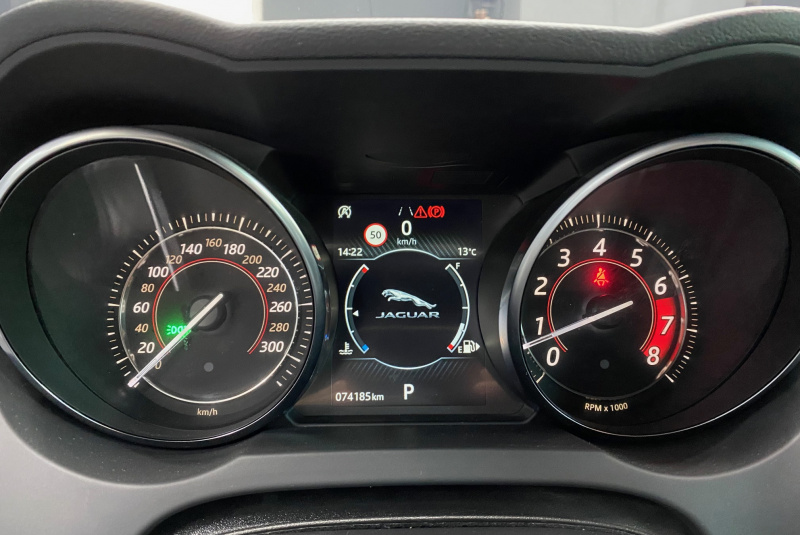  Ponuka vozidiel / Jaguar F-Type Coupe 2.0L I4 R-Dynamic - video
