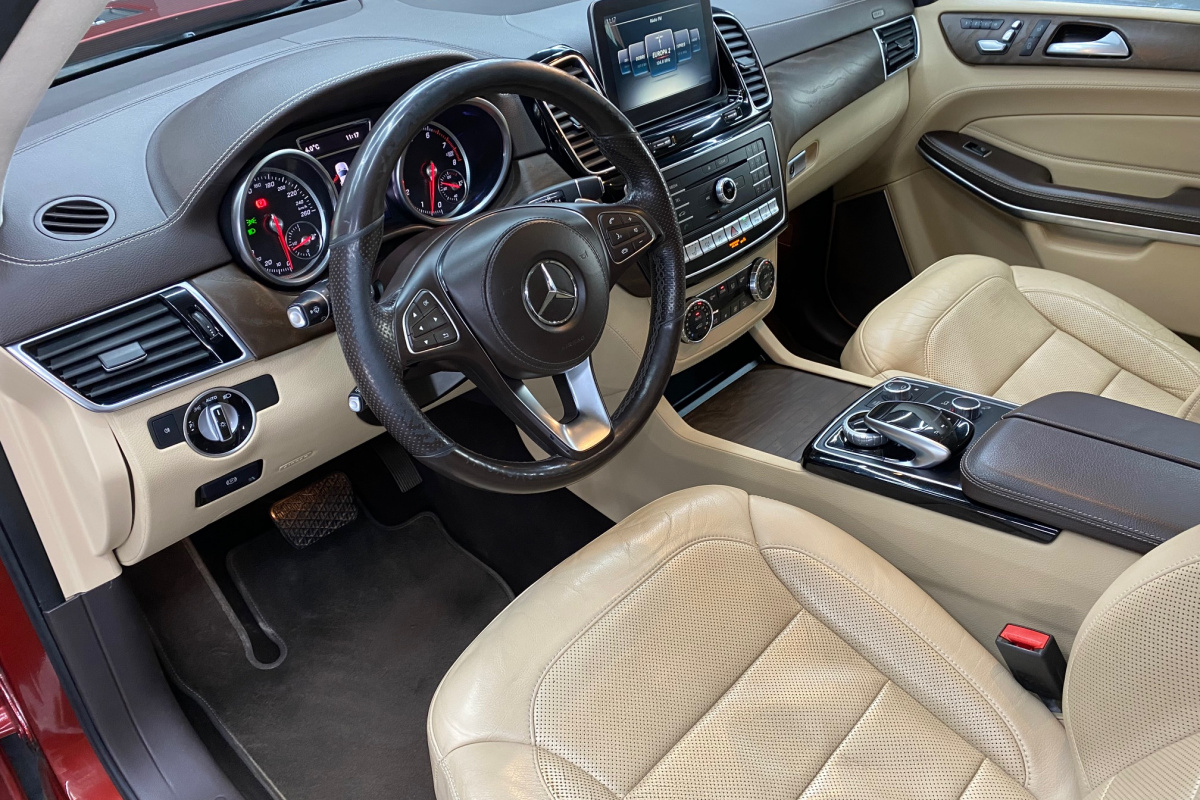 Ponuka vozidiel / Mercedes-Benz GLS 500 4MATIC AMG PACKET A/T - video