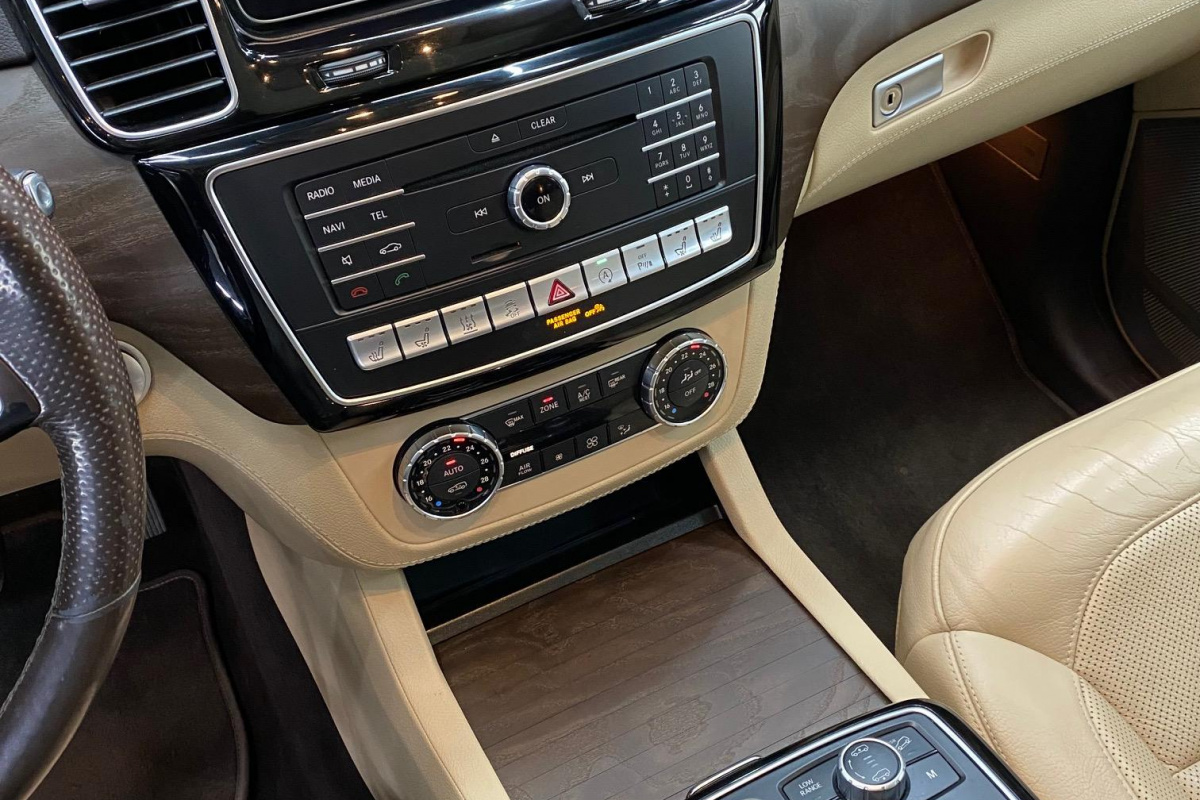 Ponuka vozidiel / Mercedes-Benz GLS 500 4MATIC AMG PACKET A/T - video