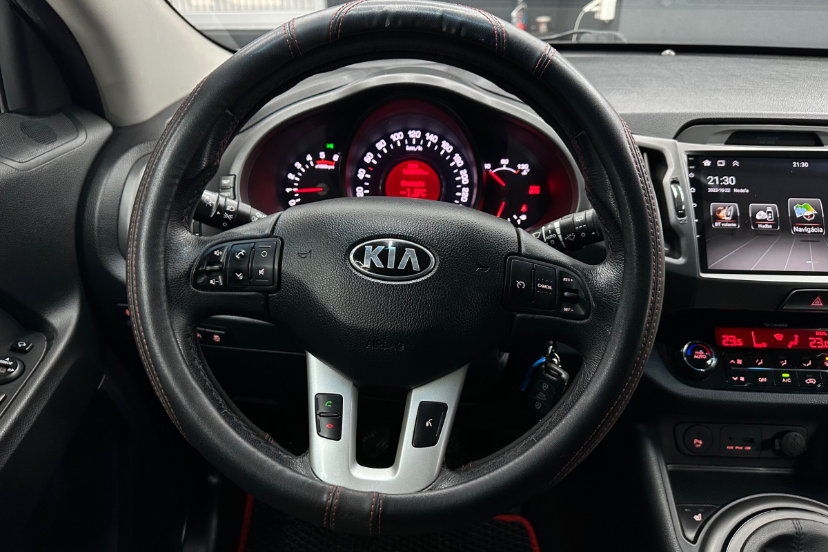 Ponuka vozidiel / Kia Sportage 2.0 CRDi VGT 4WD LX - video