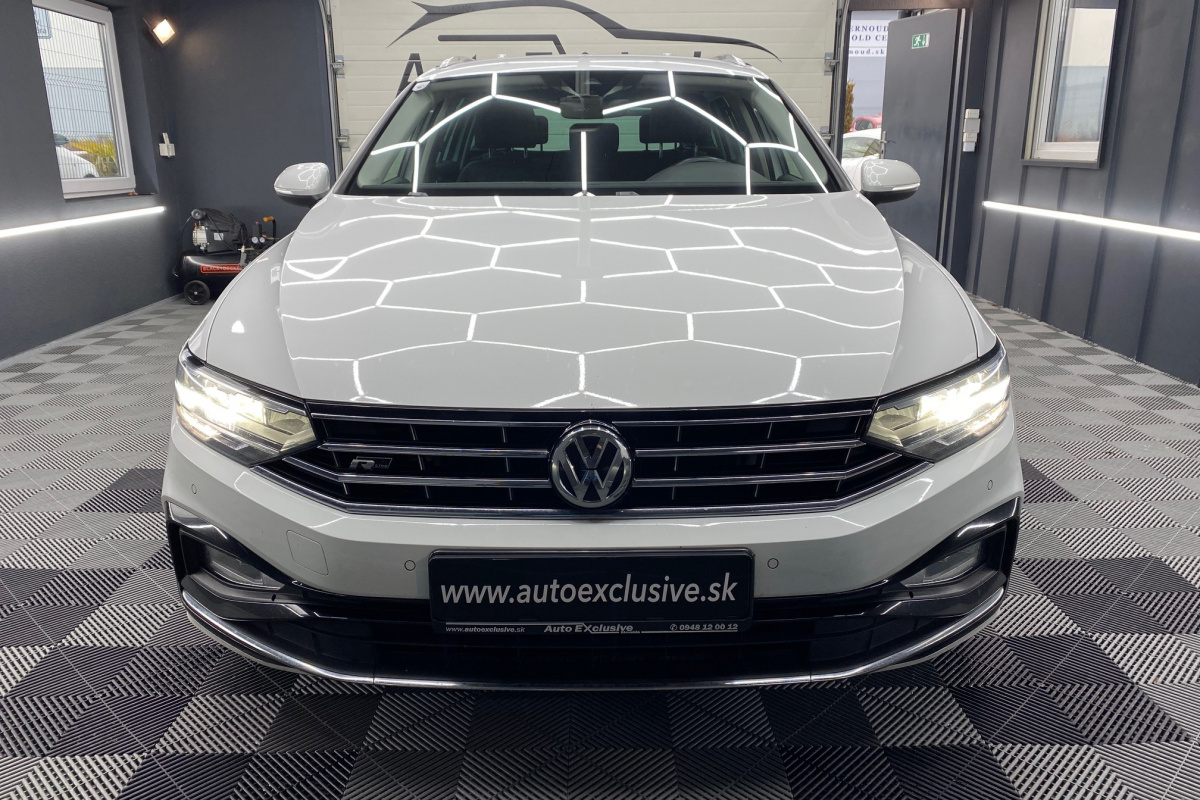 Ponuka vozidiel / Volkswagen Passat Variant 2.0 TDI R-LINE DSG - video