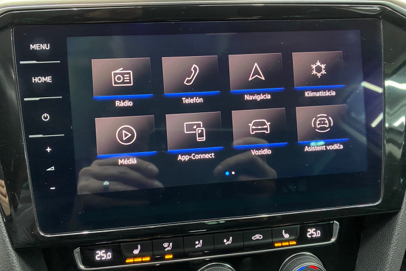  Ponuka vozidiel / Volkswagen Passat Variant 2.0 TDI R-LINE DSG - video