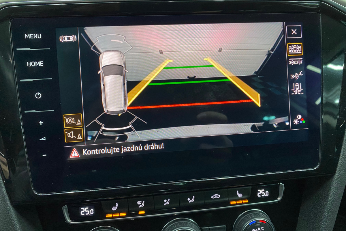Ponuka vozidiel / Volkswagen Passat Variant 2.0 TDI R-LINE DSG - video