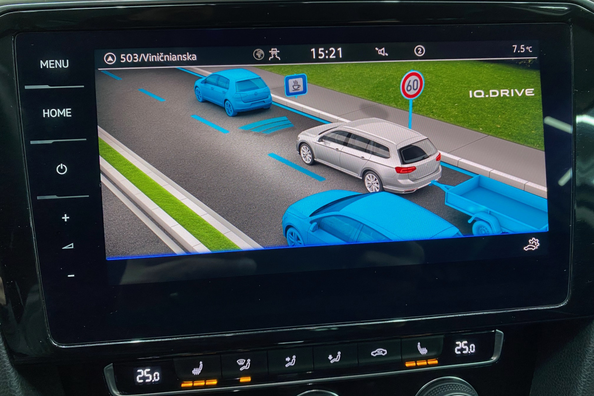 Ponuka vozidiel / Volkswagen Passat Variant 2.0 TDI R-LINE DSG - video