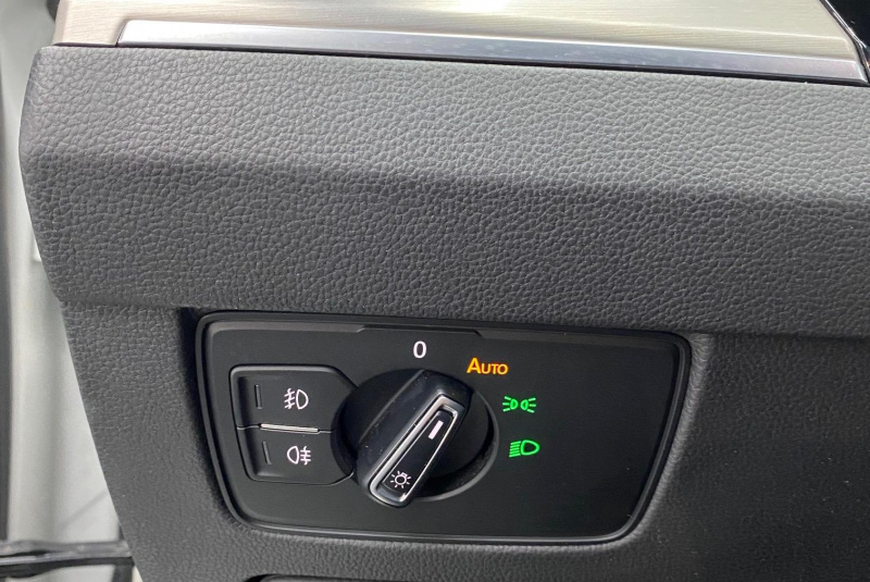  Ponuka vozidiel / Volkswagen Passat Variant 2.0 TDI R-LINE DSG - video