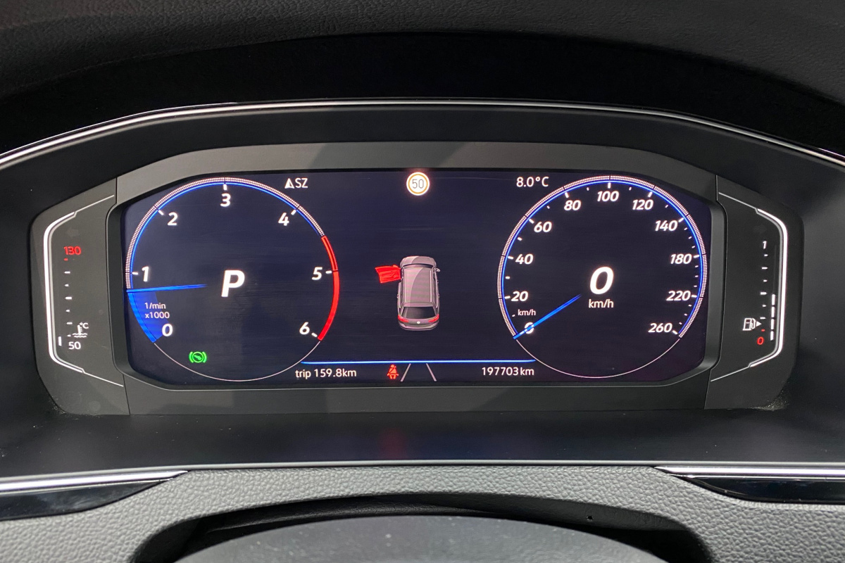 Ponuka vozidiel / Volkswagen Passat Variant 2.0 TDI R-LINE DSG - video
