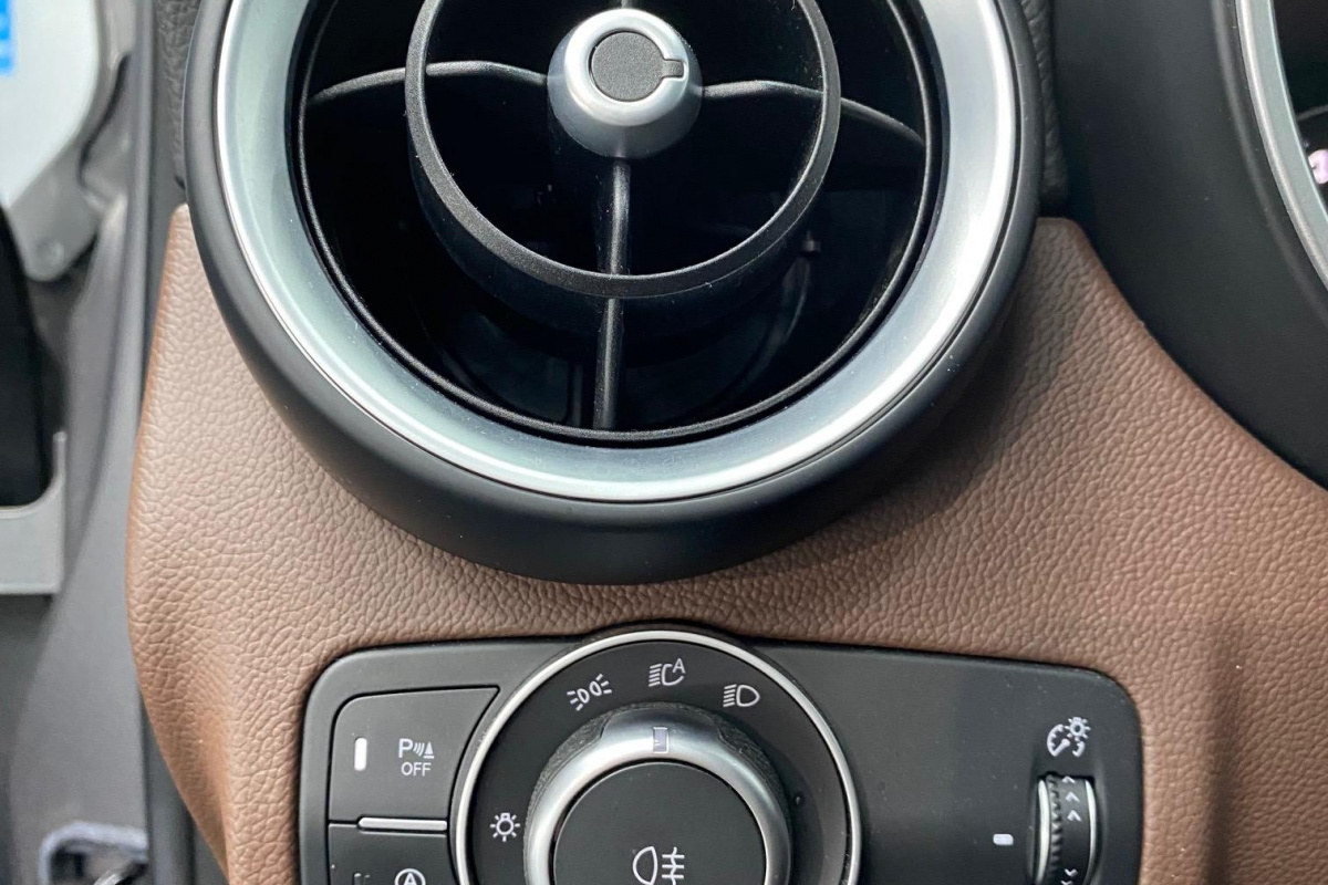 Ponuka vozidiel / Alfa Romeo Stelvio 2.0 GME Super AWD A/T - video