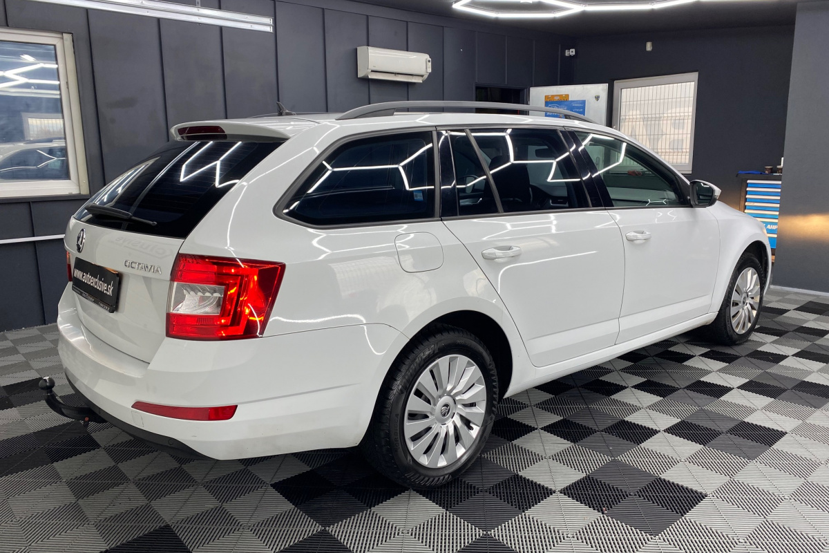 Ponuka vozidiel / Škoda Octavia Combi 1.6 TDI 110k Ambition DSG - video