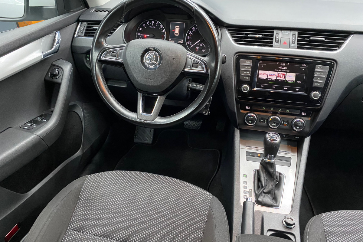 Ponuka vozidiel / Škoda Octavia Combi 1.6 TDI 110k Ambition DSG - video