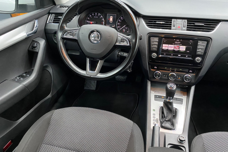  Ponuka vozidiel / Škoda Octavia Combi 1.6 TDI 110k Ambition DSG - video