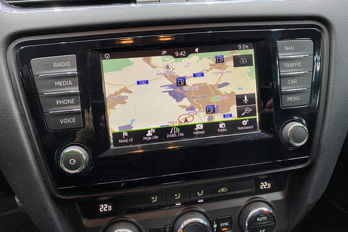 Ponuka vozidiel / Škoda Octavia Combi 1.6 TDI 110k Ambition DSG - video