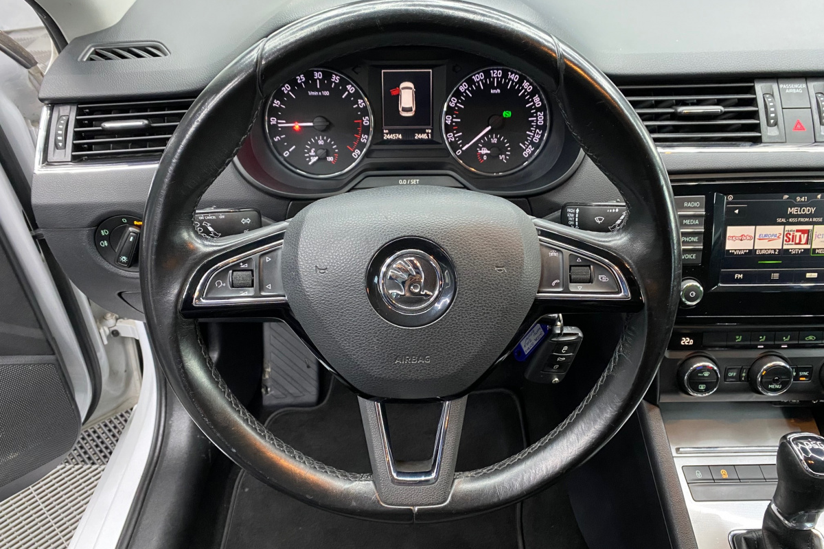 Ponuka vozidiel / Škoda Octavia Combi 1.6 TDI 110k Ambition DSG - video